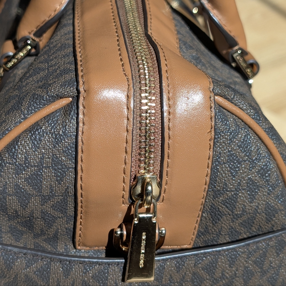 Michael Kors Brown and Tan Bedford Duffel Satchel Bag - Picture 3 of 16